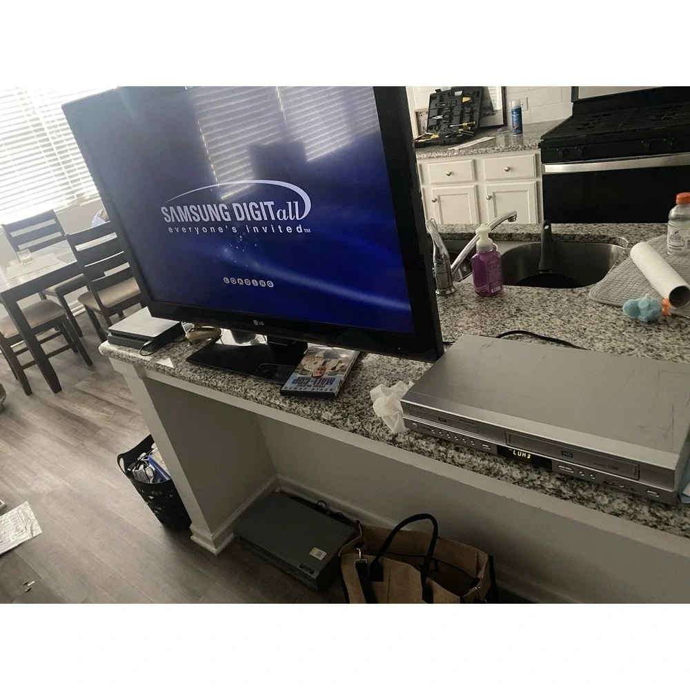 Samsung DVD-V4600C DVD/VCR 4 Head Hi-Fi Combo Player, No Remote/AV PARTS&REPAIR